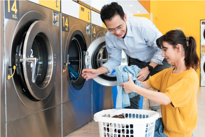 Foto personas con lavadoras